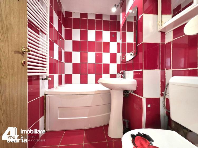 Apartament cu 3 camere decomandat în Bujac