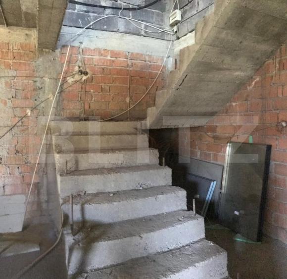 Casă individuală cu 6 camere cu Teren 3050 Mp în Bezdead