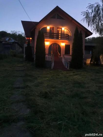 Casă cu 3 camere cu Teren 900 Mp în Teișani
