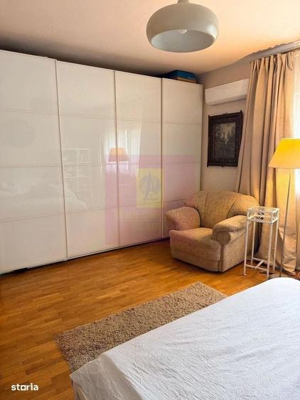 Apartament cu 3 camere decomandat în Nerva Traian