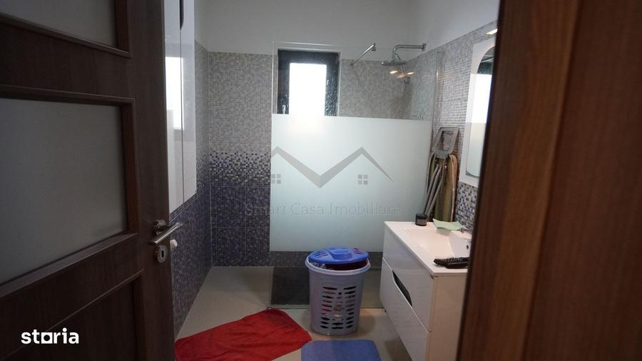 Casă cu 3 camere în Breazu