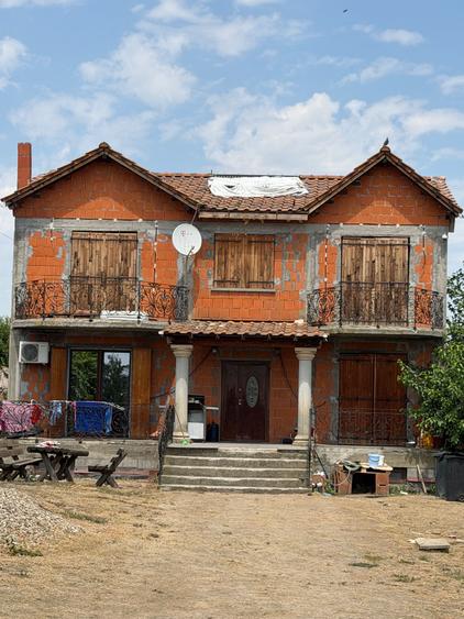 Casă cu 4 camere în Central
