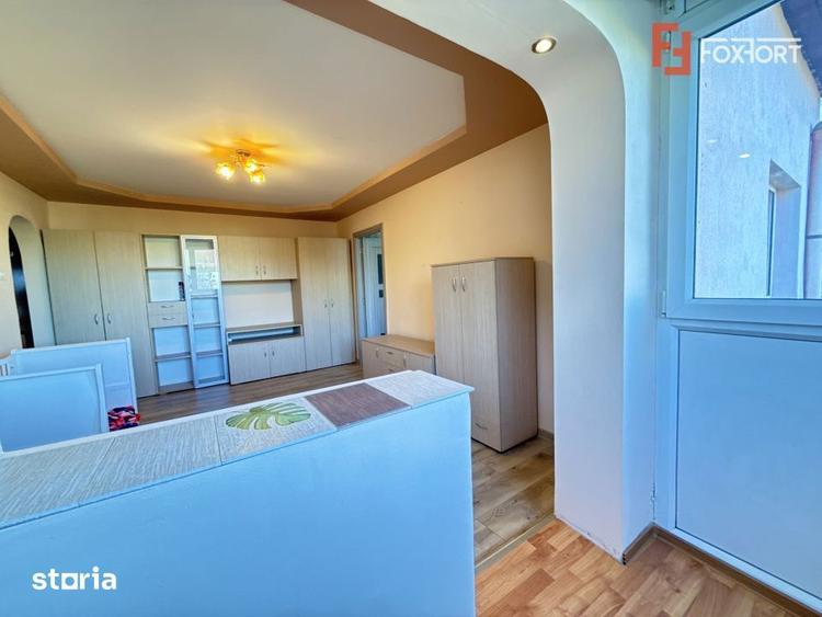 Apartament cu 2 camere semidecomandat în Lipovei