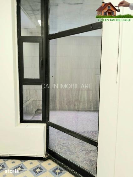 SPA?IU COMERCIAL cu rampa BIROURI 2 cai de acces 70 MP POITIERS