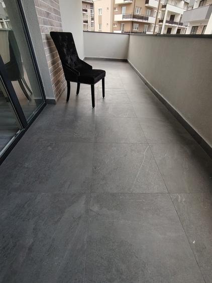 Apartament cu 3 camere semidecomandat în Florești