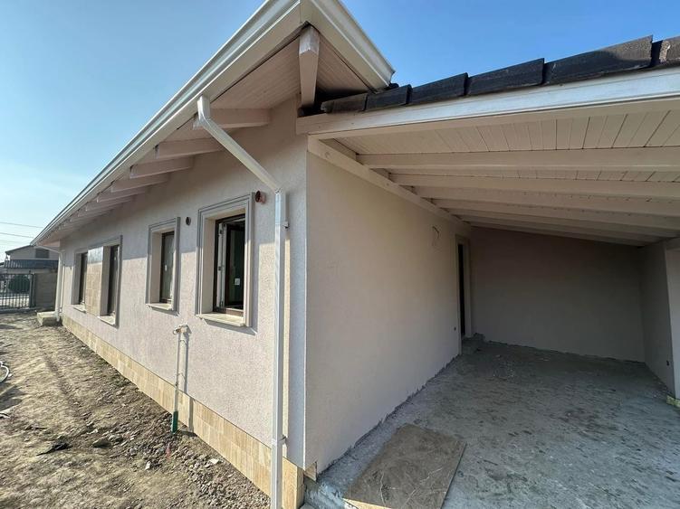 Casă individuală cu 4 camere cu Canalizare în Exterior Vest