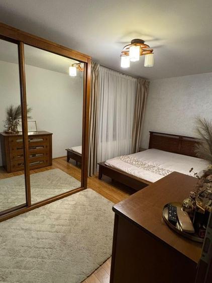 Apartament cu 3 camere decomandat în Brazda lui Novac