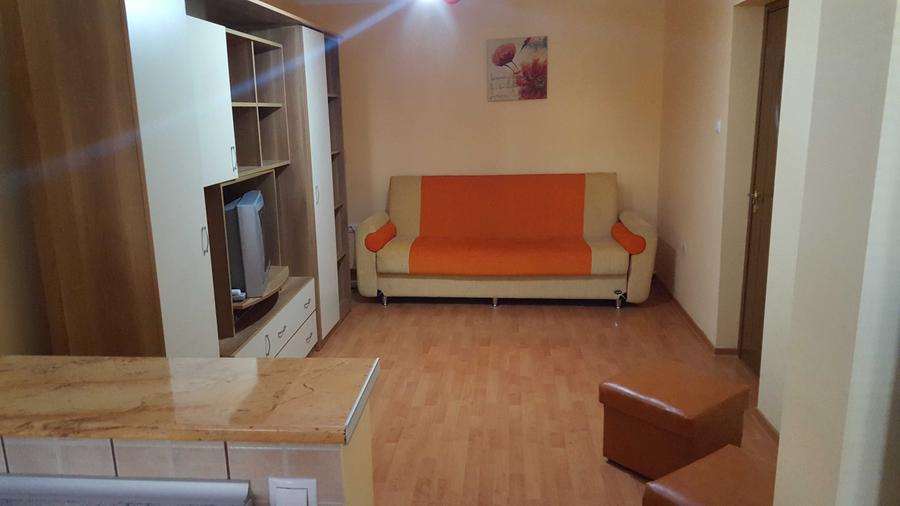 Garsonieră decomandată în Central