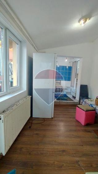 Casă individuală cu 3 camere cu Teren 150 Mp în Schei