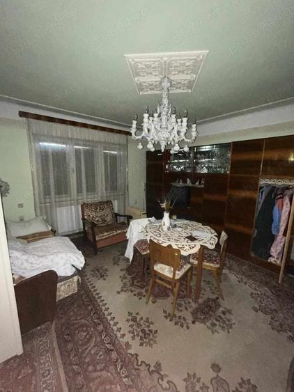 Casă cu 3 camere în Aleșd