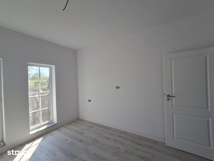 Casă cu 3 camere cu Teren 287 Mp în Sânandrei