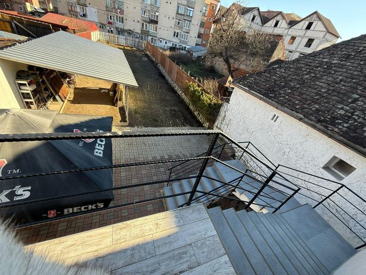 Spațiu comercial, de 385 mp, în Aiud