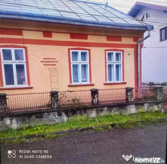 Casă cu 4 camere cu Teren 570 Mp în Central