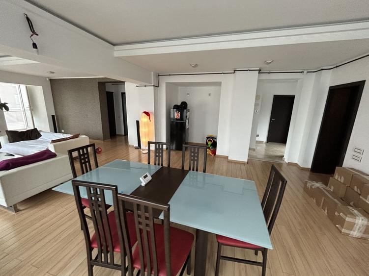 Apartament cu 3 camere decomandat, mobilat în Tomis Nord