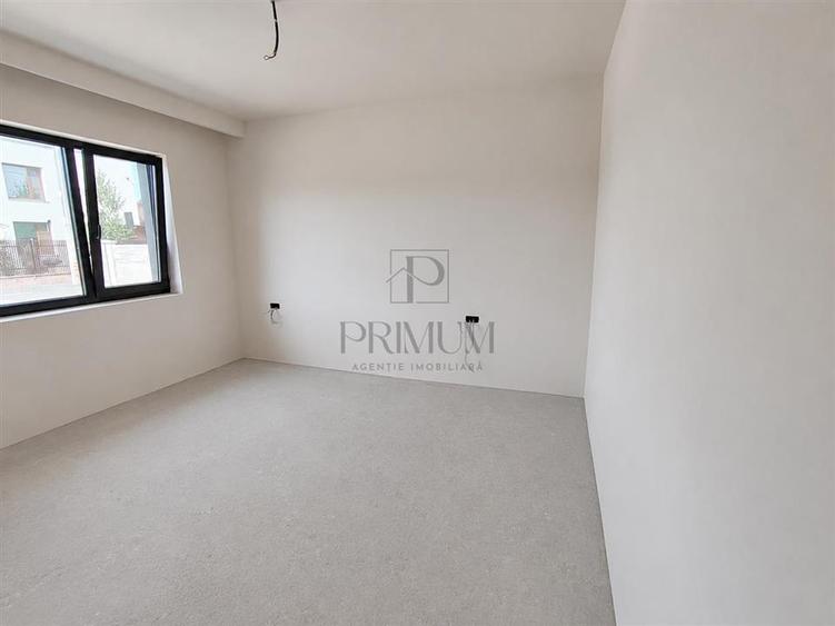 Duplex cu 3 camere cu Canalizare în Moșnița Nouă
