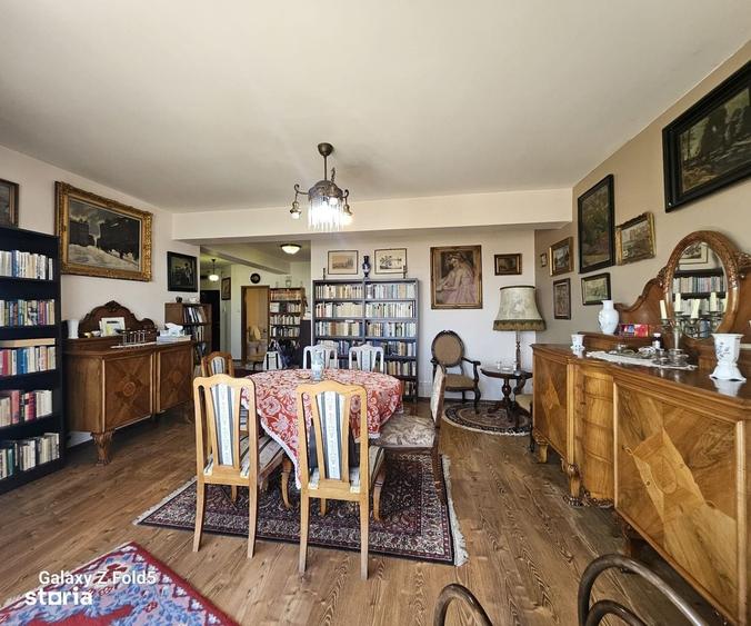 Apartament cu 4 camere semidecomandat în Nufărul