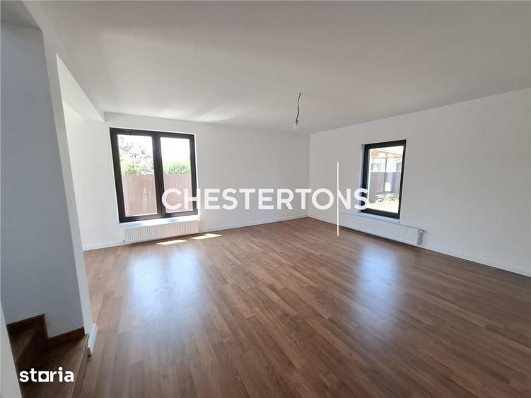 Casă cu 4 camere cu Teren 438 Mp în Crevedia