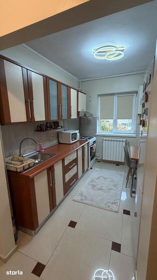 Apartament cu 2 camere semidecomandat în Tomis III