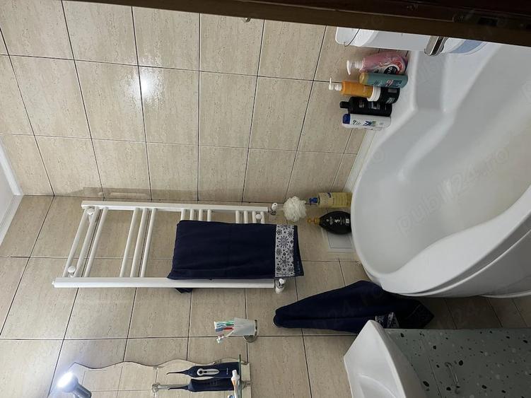 Apartament cu 3 camere decomandat în Central