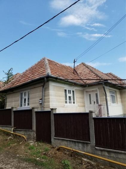 Casă cu 4 camere în Ceanu Mic