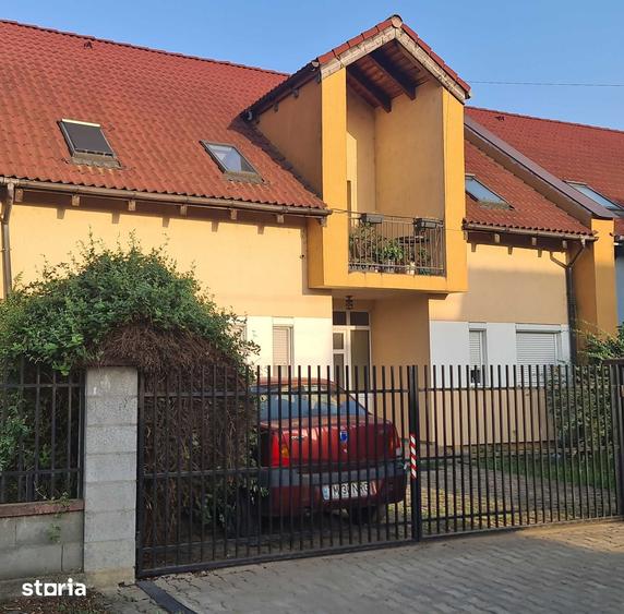 Casă cu 6 camere cu Teren 300 Mp în Dumbrăvița