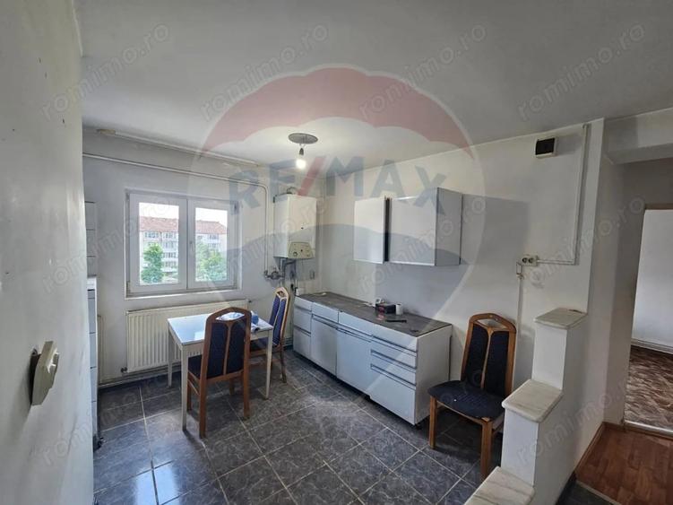 Apartament cu 2 camere decomandat în Central
