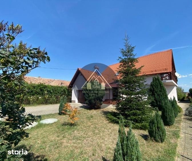 Casă cu 5 camere cu Teren 1100 Mp în Alma