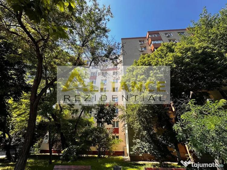 Apartament cu 3 camere decomandat în Apărătorii Patriei