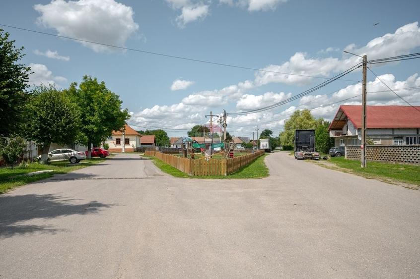 Casă locuibilă Șinca Veche – central, 931 mp teren, șură tradițională - 37