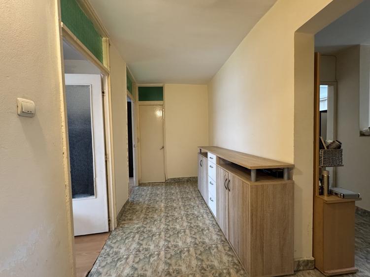 Apartament cu 3 camere decomandat, mobilat în Bucovina