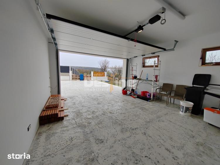 Casă cu 4 camere cu Teren 1000 Mp în Bucium
