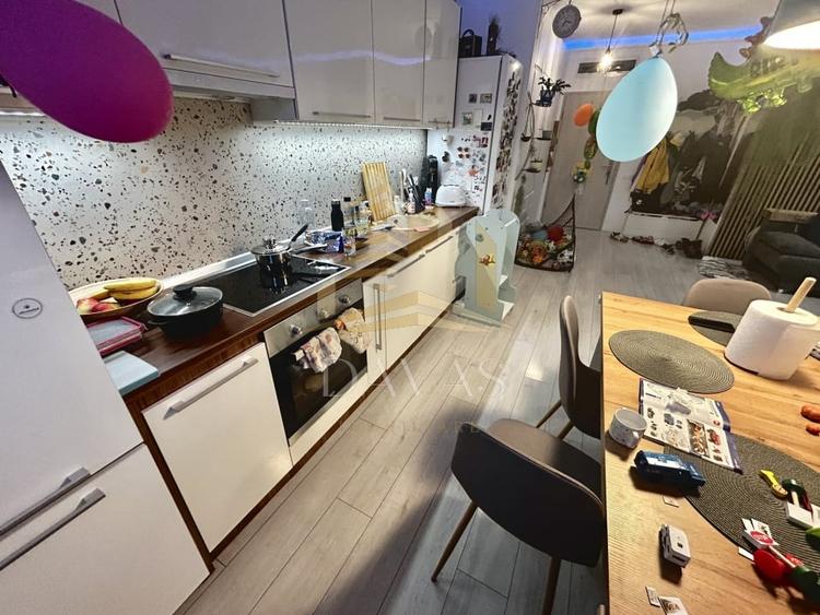 Apartament cu 2 camere semidecomandat, mobilat în Borhanci