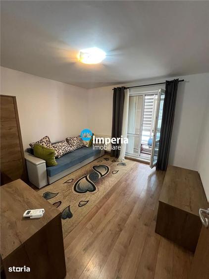 Apartament cu 3 camere decomandat în Rediu