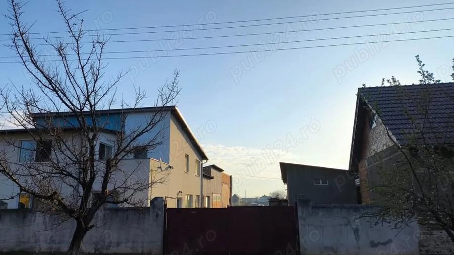 Casă cu 6 camere cu Teren 2878 Mp în Tomnatic