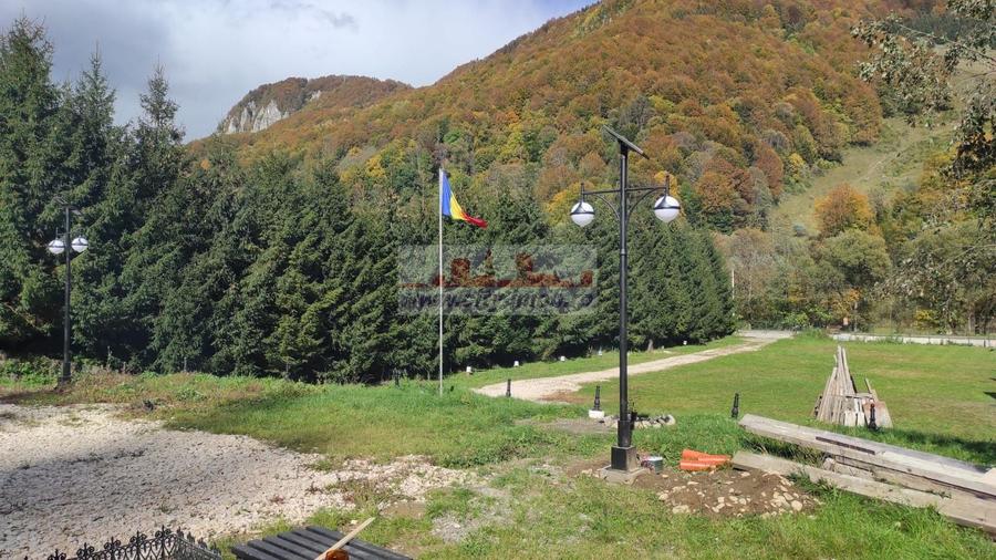 Casă individuală cu 5 camere cu Canalizare în Sătic