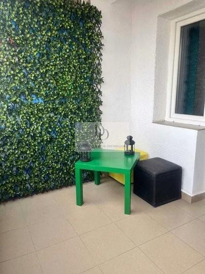 Apartament cu 3 camere decomandat, mobilat în Central