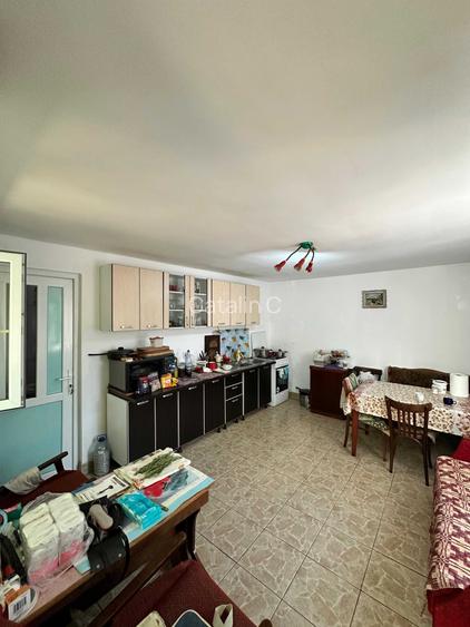 Casa de vanzare in Izimsa, comuna Obarsia de Camp, jud. Mehedinti teren 2.000 mp.