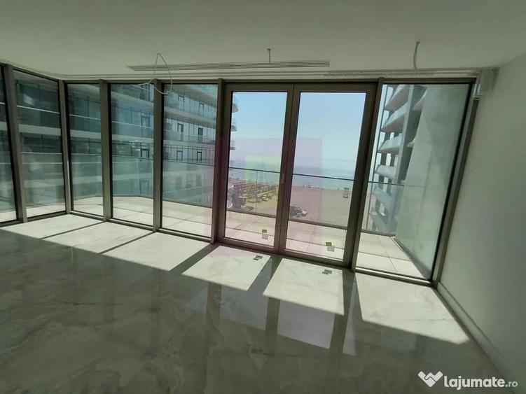 Apartament cu 3 camere nedecomandat în Nord