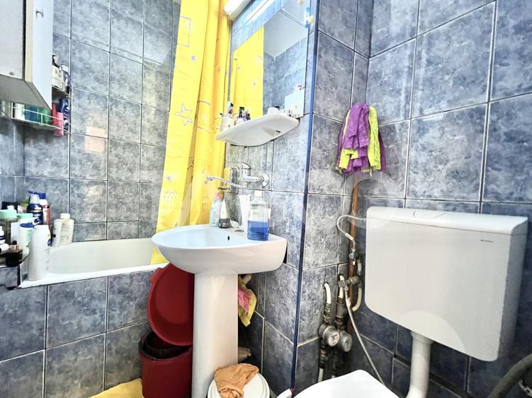 Apartament cu 3 camere semidecomandat, mobilat în Mănăștur