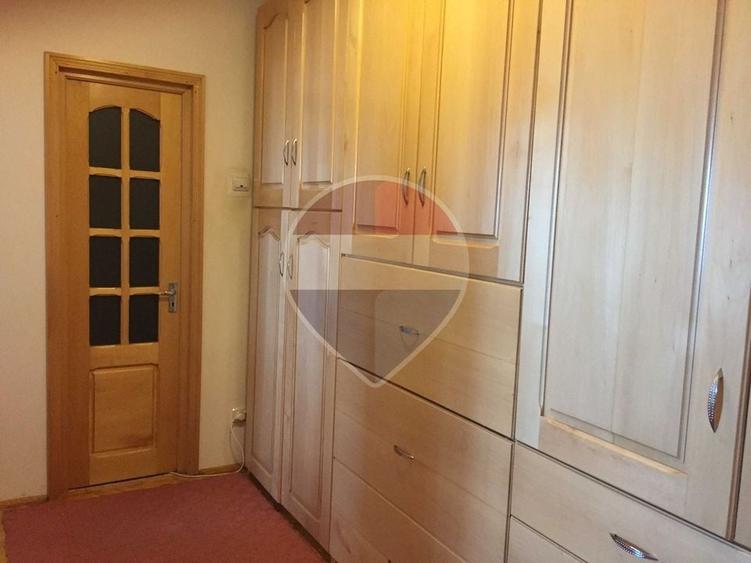 Apartament cu 3 camere decomandat, mobilat în Bd. Independenței