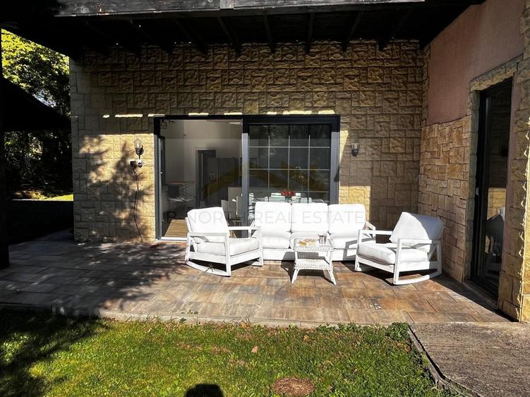 Casă individuală cu 6 camere cu Canalizare în Snagov