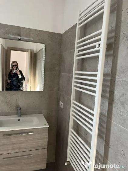 Apartament cu 3 camere decomandat în Parc Zăvoi