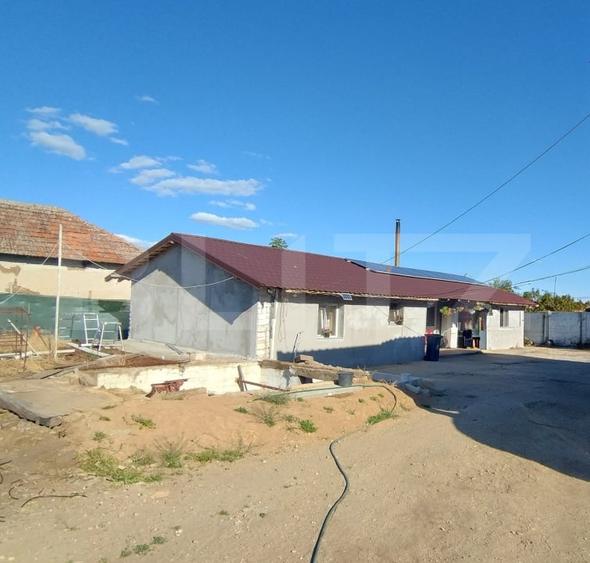 Casă individuală cu 8 camere cu Canalizare în Exterior Sud
