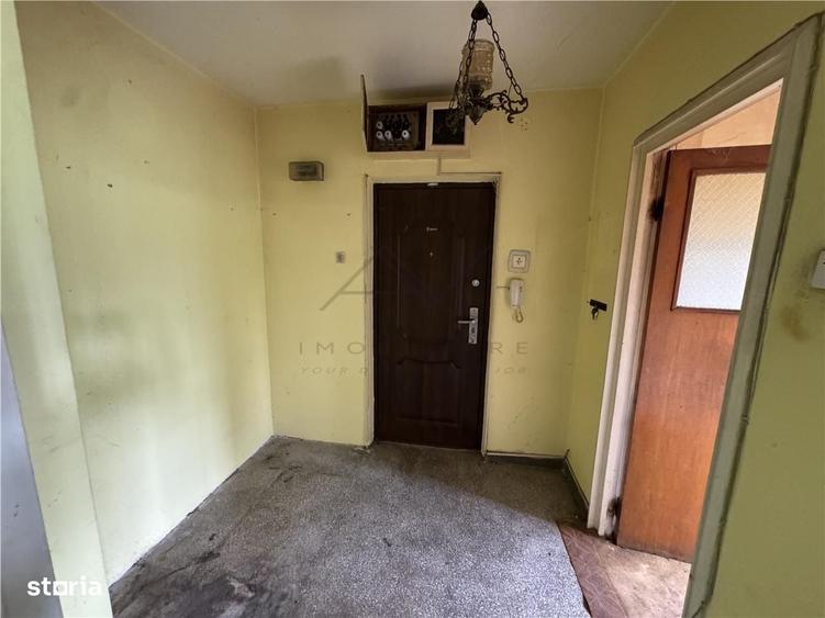 Apartament cu 3 camere în Uverturii