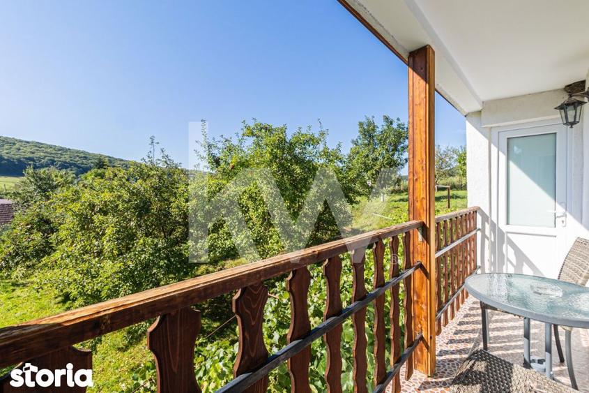 Casă cu Teren 3700 Mp în Vâlcele