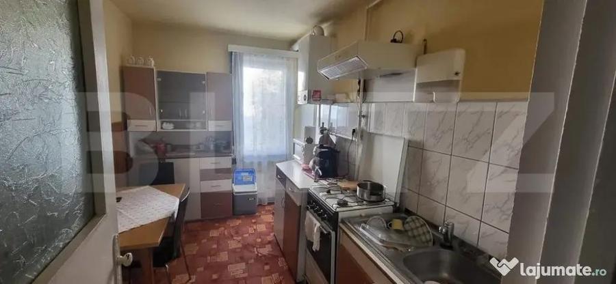 Apartament cu 3 camere decomandat în Central