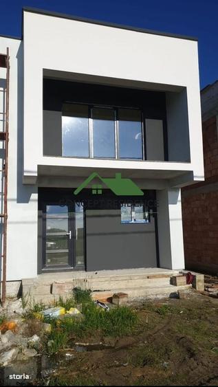Casă cu 4 camere cu Teren 470 Mp în Săsar