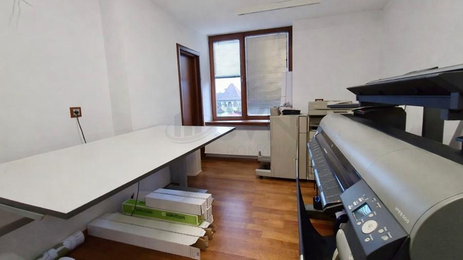 Apartament cu 6 camere semidecomandat în Dorobanți