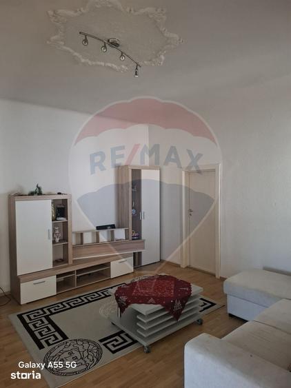 Casă cu 4 camere cu Teren 702 Mp în Axente Sever