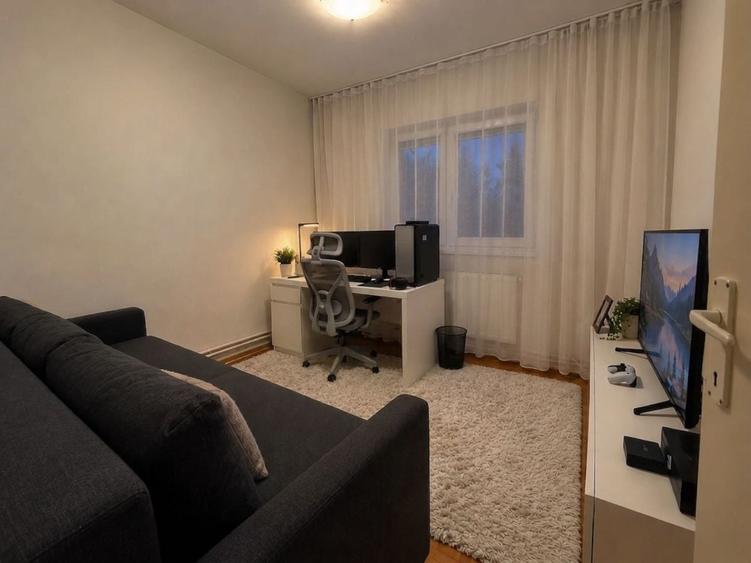 Apartament cu 3 camere decomandat, mobilat în Girocului